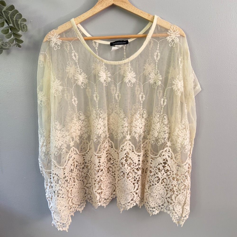 YouAreNotAlone Cream Lace Poncho Top Fairy Festival Floral Boho Crochet Sz S